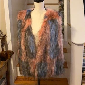 Rebecca Elliot Faux Fur Vest Pink Sky Sz MED NWT